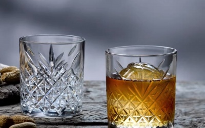 Jaka szklanka do whisky? Szklanki do whisky - Listopad 2022