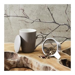 Kubek mira beżowy z zaparzaczem           i pokrywką