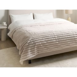 Narzuta na łóżko RAKYA Sztuczne futro 200 x 220 cm Jasnobeżowy